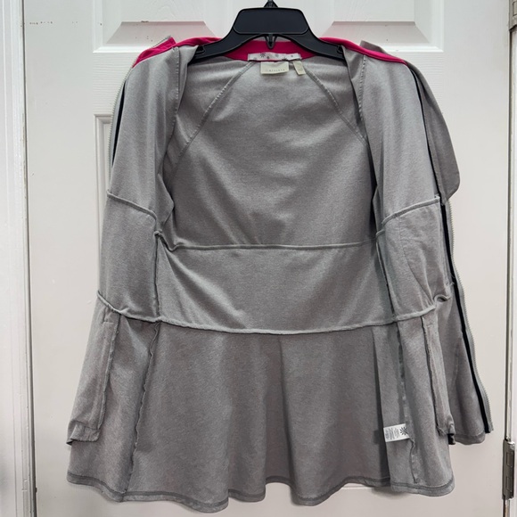 ATHLETA RENEW 3 TIERED RUFFLE Full Zip Up JACKET - Picture 3 of 9